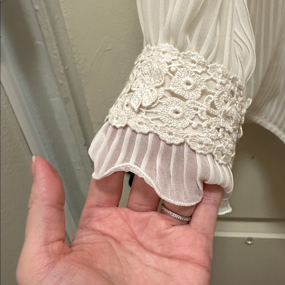 Polo by Ralph Lauren Cream Lace-Front Ruffled High-Neck Blouse Size 4 - Picture 4 of 14